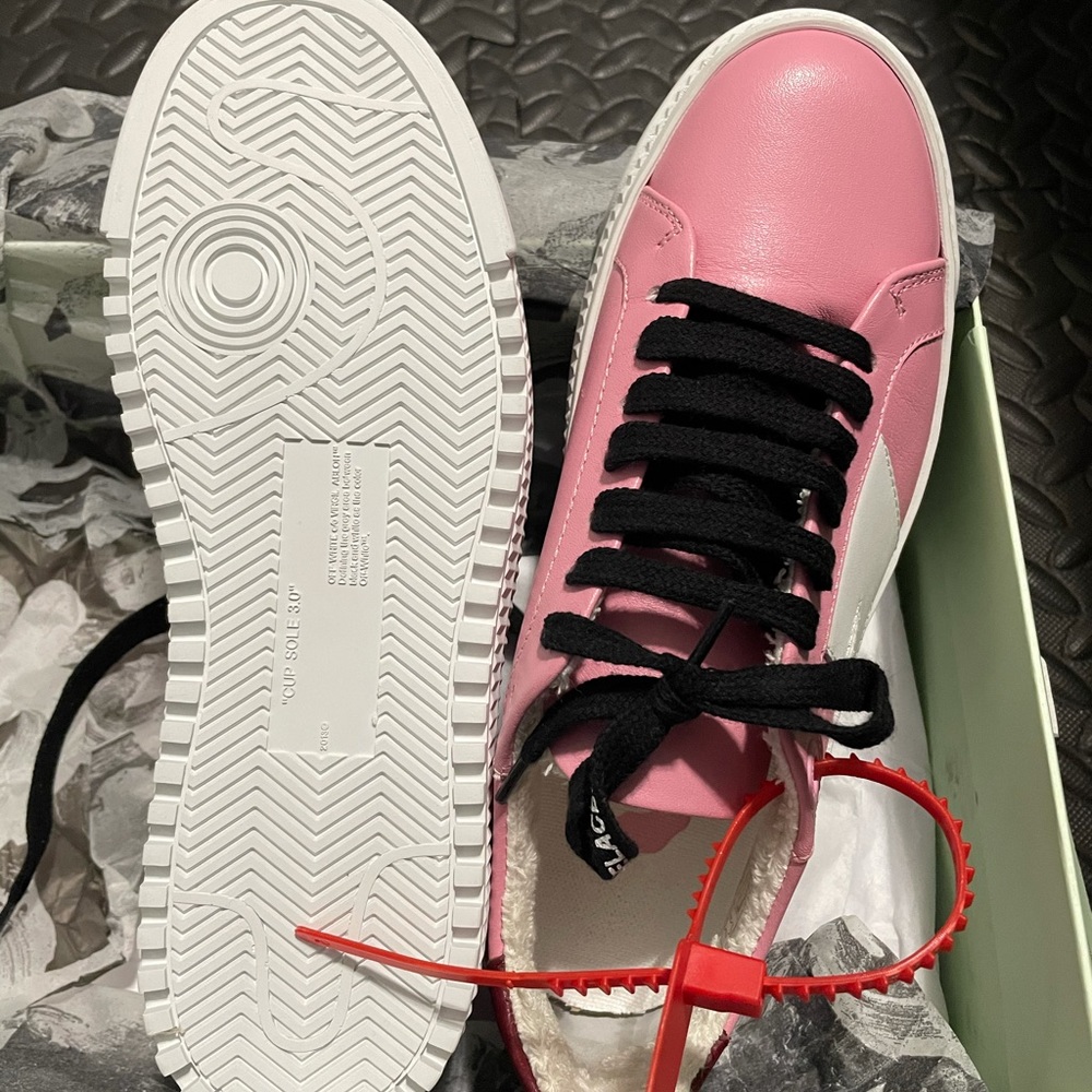 Off White Pink